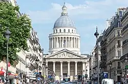 A view of Rue Soufflot from the west with the Panthéon in the background