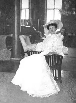 Portrait of Carolyn Wells in 1918