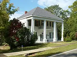 A house in Pine Apple