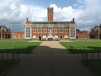 The dining hall and the quad, seen from Big School