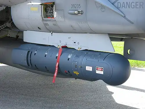 Image of Litening pod on Czech Saab JAS 39C Gripen