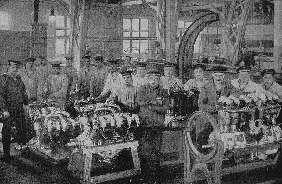 Austrian marines at the Rapp-Motorenwerke, c. 1916.