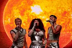 From left to right: Davi Sabbag, Candy Mel and Mateus Carrilho