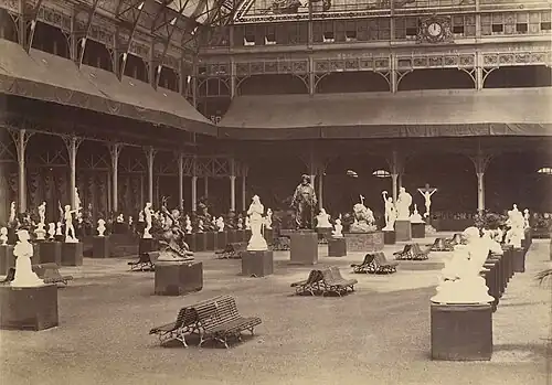 Photograph of the sculpture gallery at the Salon