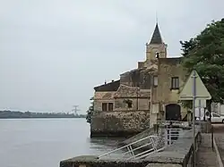 The village on the bank of the Rhône