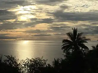 Sunrise at Oak Beach (32020450496).jpg, 2017
