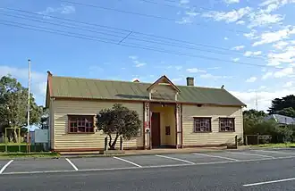 Mechanics Institute and Memorial Hall