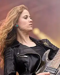 Merel Bechtold performing with The Gentle Storm in 2015