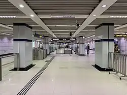Line 4 concourse
