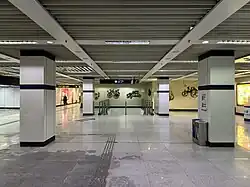 Line 4 concourse
