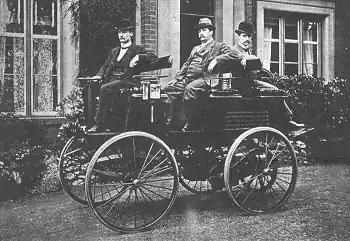 Electric car built by Thomas Parker in 1884 - photo from 1895[41]