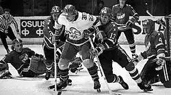 Timo Sutinen (middle) plays against HIFK in 1971.