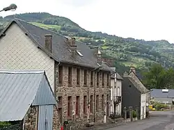 The town hall in Valbeleix