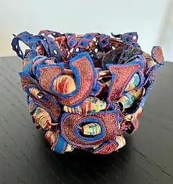 Valerie_Campbell-Harding_untitle_vessel]